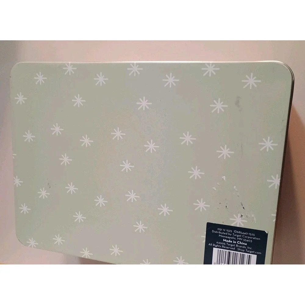 Target 2005 Plastic Ornaments White and Gold Stripe In A Tin Box‎ Total Of 6